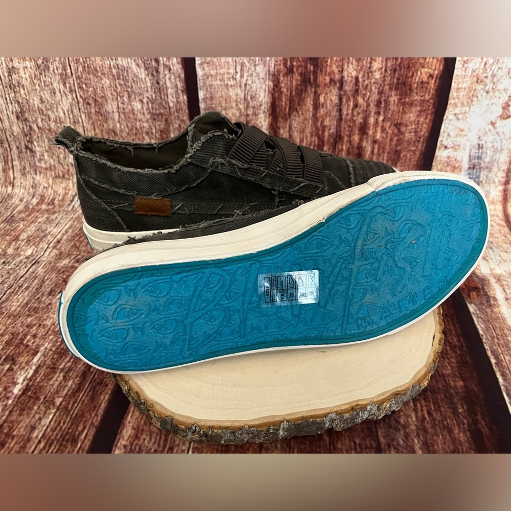Blowfish Malibu | Women’s Distressed Canvas Sneakers - Picture 5 of 6